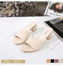 Low-heeled leather slippers...