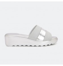 slipper with comfort design