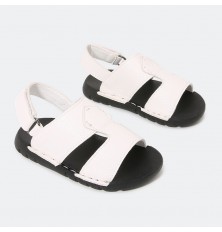 slide sandal with elegance...