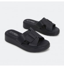 womens sandal with buckle...
