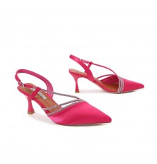 Gorgeous slingback pumps...