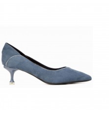 Stylish chamois low-heeled...