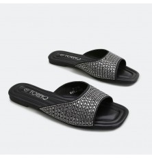 Chic slip-on slide slippers...